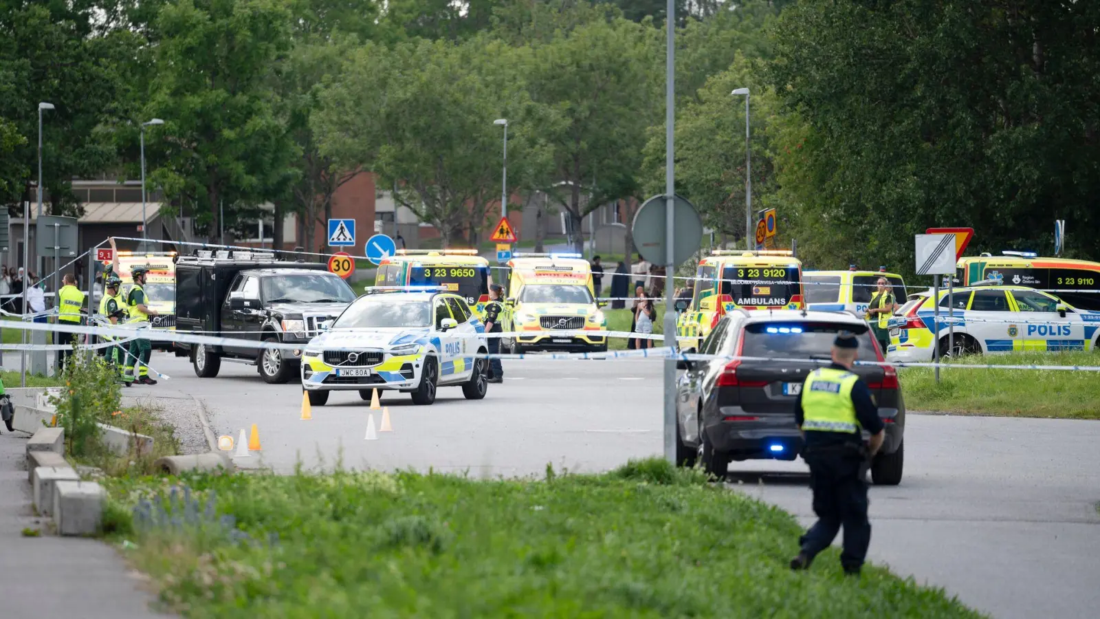 Medienberichten zufolge fand ein Freitagsgebet in der Moschee statt, als es zu dem Vorfall kam. (Foto: Filip Grönroos/TT NEWS AGENCY/AP/dpa)