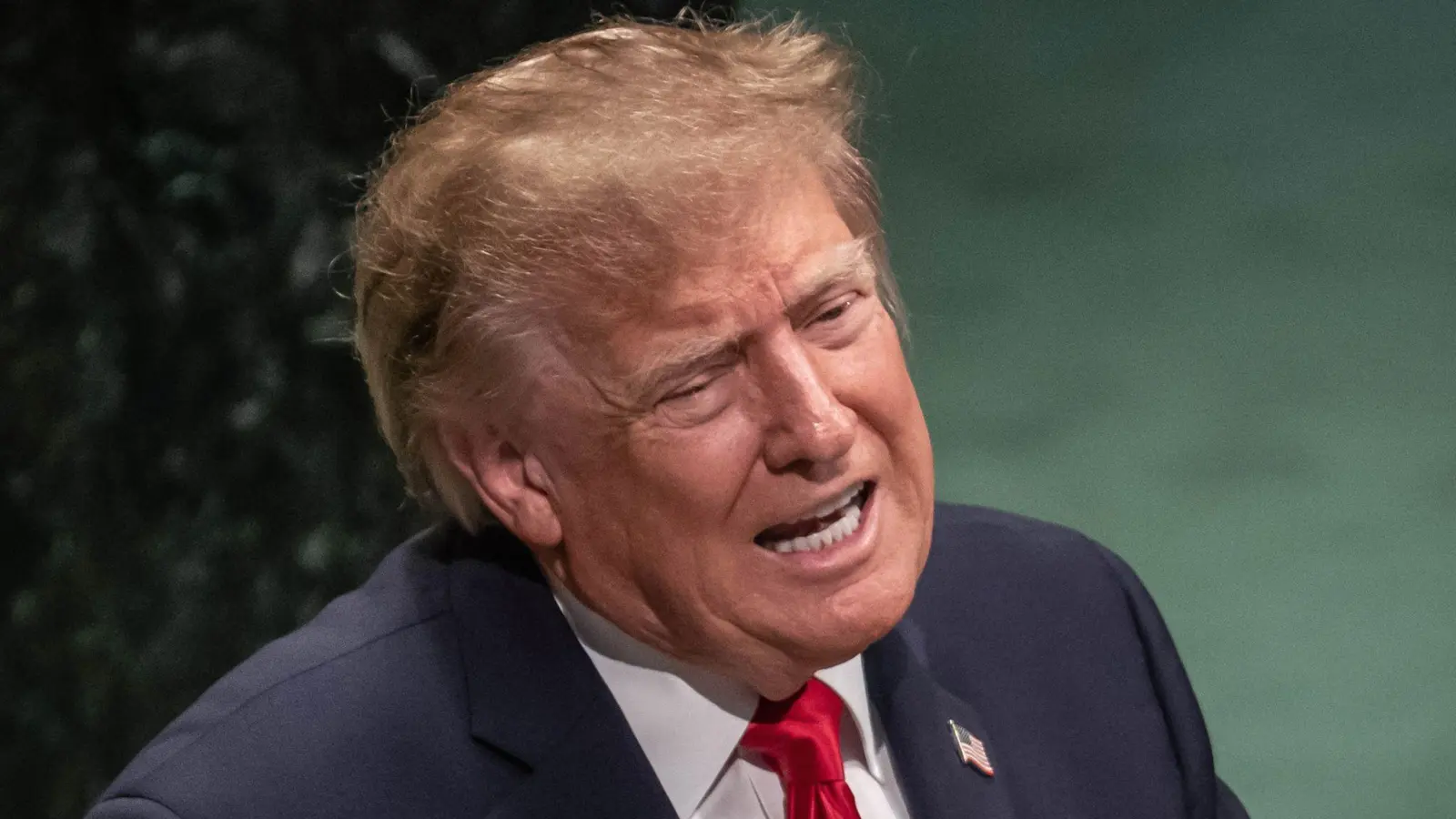 Trump verkündet die erste Zusammenkunft für Gespräche zwischen den USA und dem Iran seit Monaten.  (Foto: Michael Kappeler/dpa)