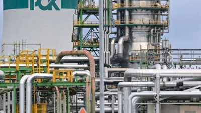 Die PCK-Raffinerie in Schwedt versorgt große Teile Nordostdeutschlands mit Benzin und Diesel. (Foto: Patrick Pleul/dpa)