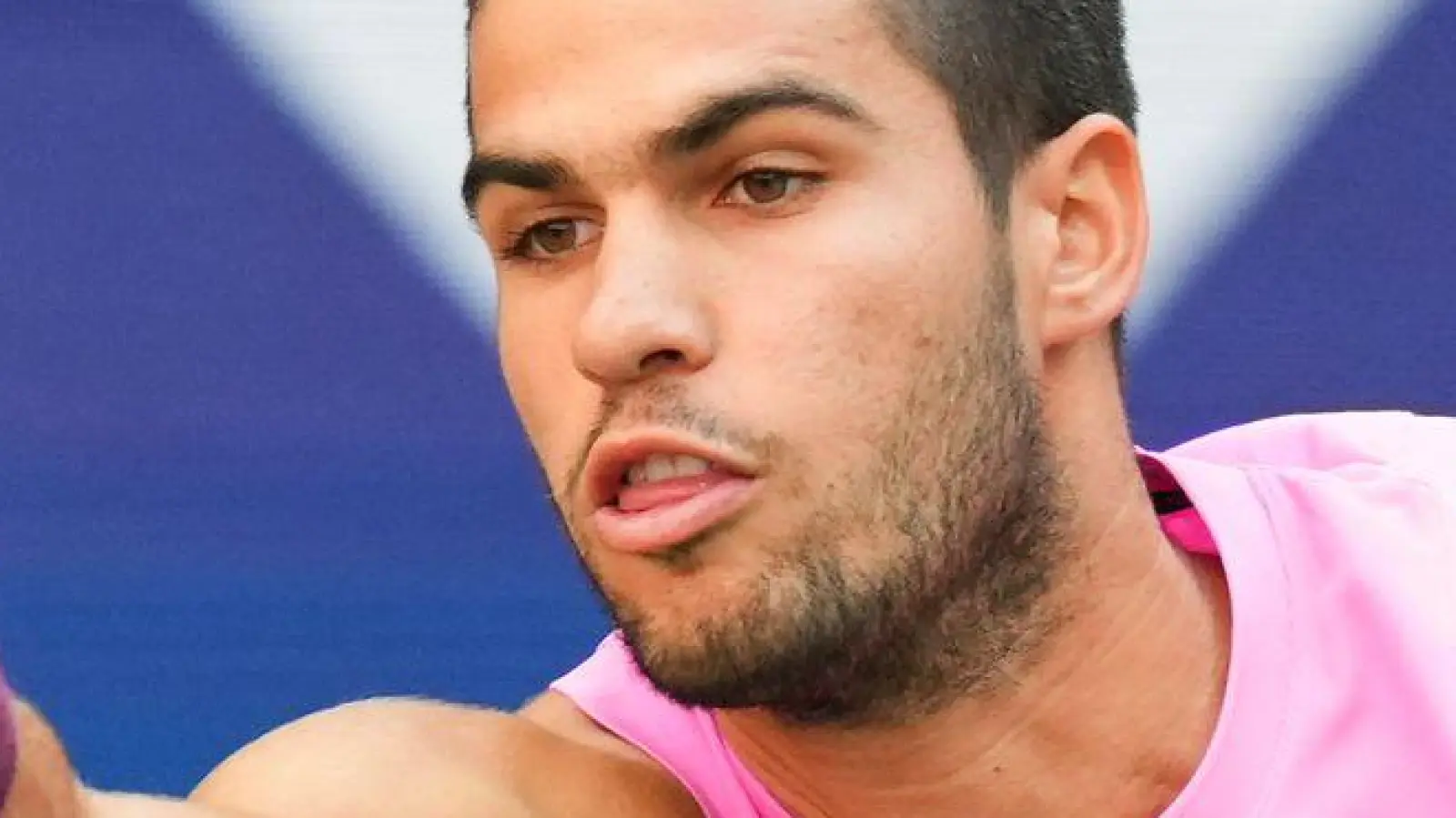 Carlos Alcaraz spielt am Sonntag um den US-Open-Titel. (Foto: Kirsty Wigglesworth/AP/dpa)