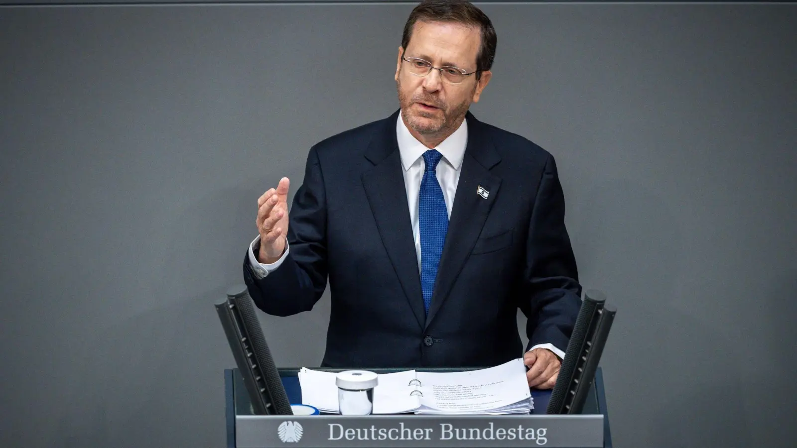 Der israelische Präsident Izchak Herzog spricht vor dem Deutschen Bundestag. (Foto: Michael Kappeler/dpa)