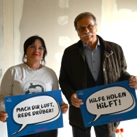 Mitten in der Baustelle in einem der zukünftigen Räume in der Karlstraße: Die Rauhreif-Leiterin Daniela Rajewitz und der Vorsitzende des Vereins, Dr. Eckhard Göritz, sind gespannt auf die Veränderungen ab 2027. (Foto: Anna Beigel)