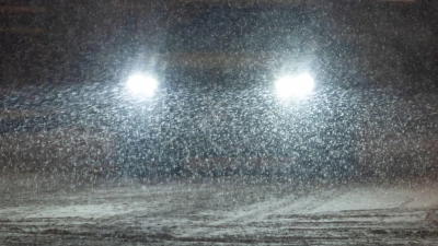 Bei den Glätteunfällen ist es überwiegend zu Blechschäden gekommen. (Symbolbild) (Foto: Stefan Puchner/dpa)