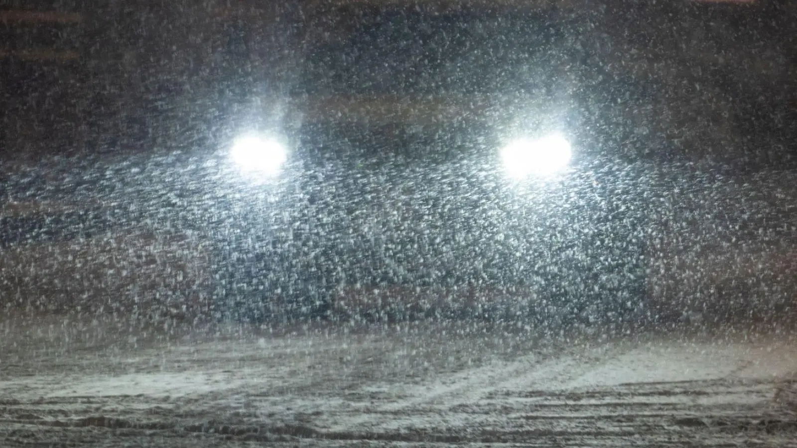 Bei den Glätteunfällen ist es überwiegend zu Blechschäden gekommen. (Symbolbild) (Foto: Stefan Puchner/dpa)