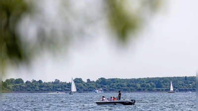 Ein Paradies für Wasserwanderer: Die Seen Senftenberger See, Geierswalder See, Partwitzer See, Sedlitzer See und Großräschener See verschmelzen durch schiffbare Kanäle zu einem gemeinsamen Verbund. (Foto: Frank Hammerschmidt/dpa/dpa-tmn)