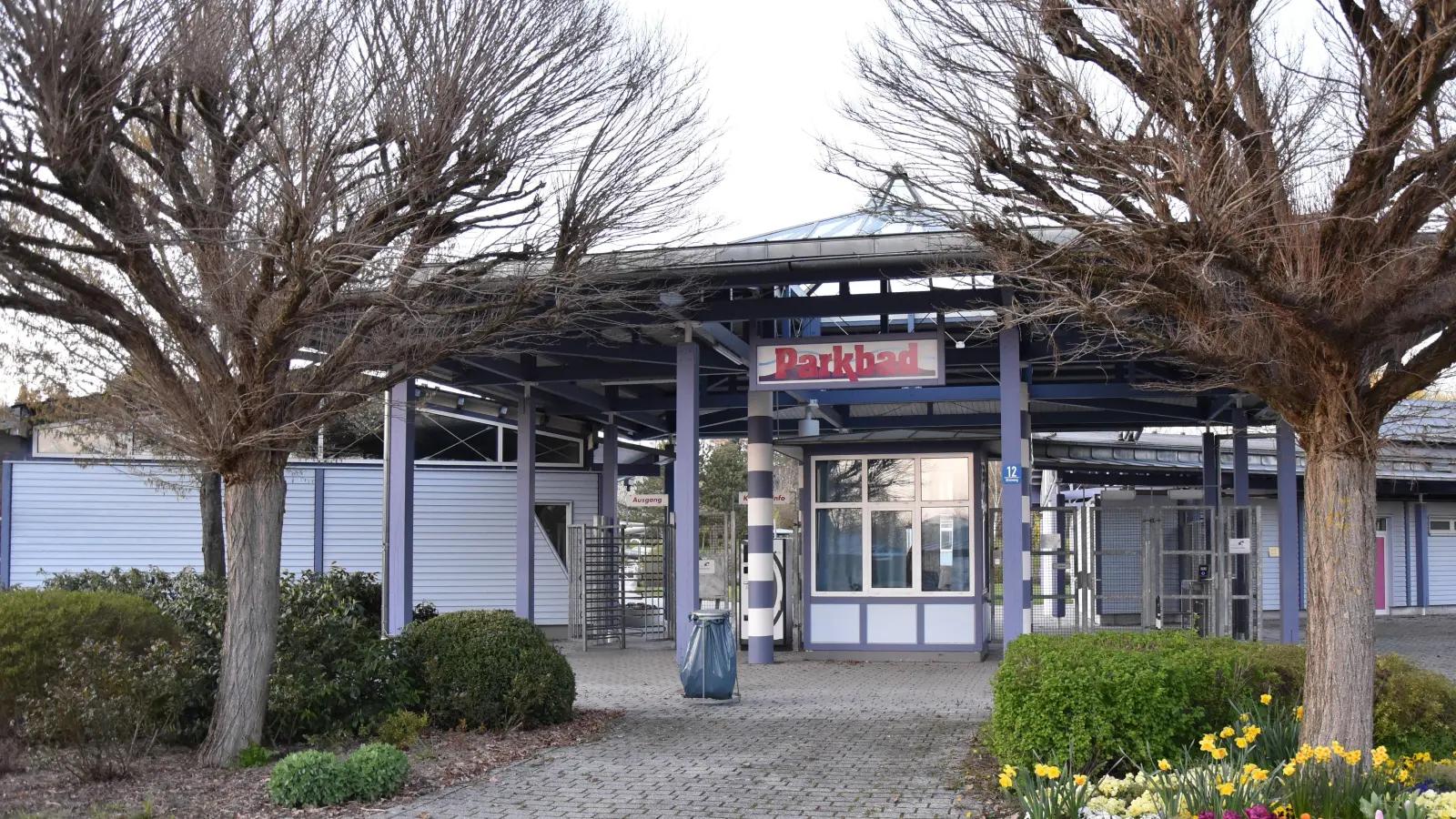 Im Parkbad Herrieden betreiben ab 2024 zwei neue Pächter den Kiosk. (Archivbild: Werner Wenk)