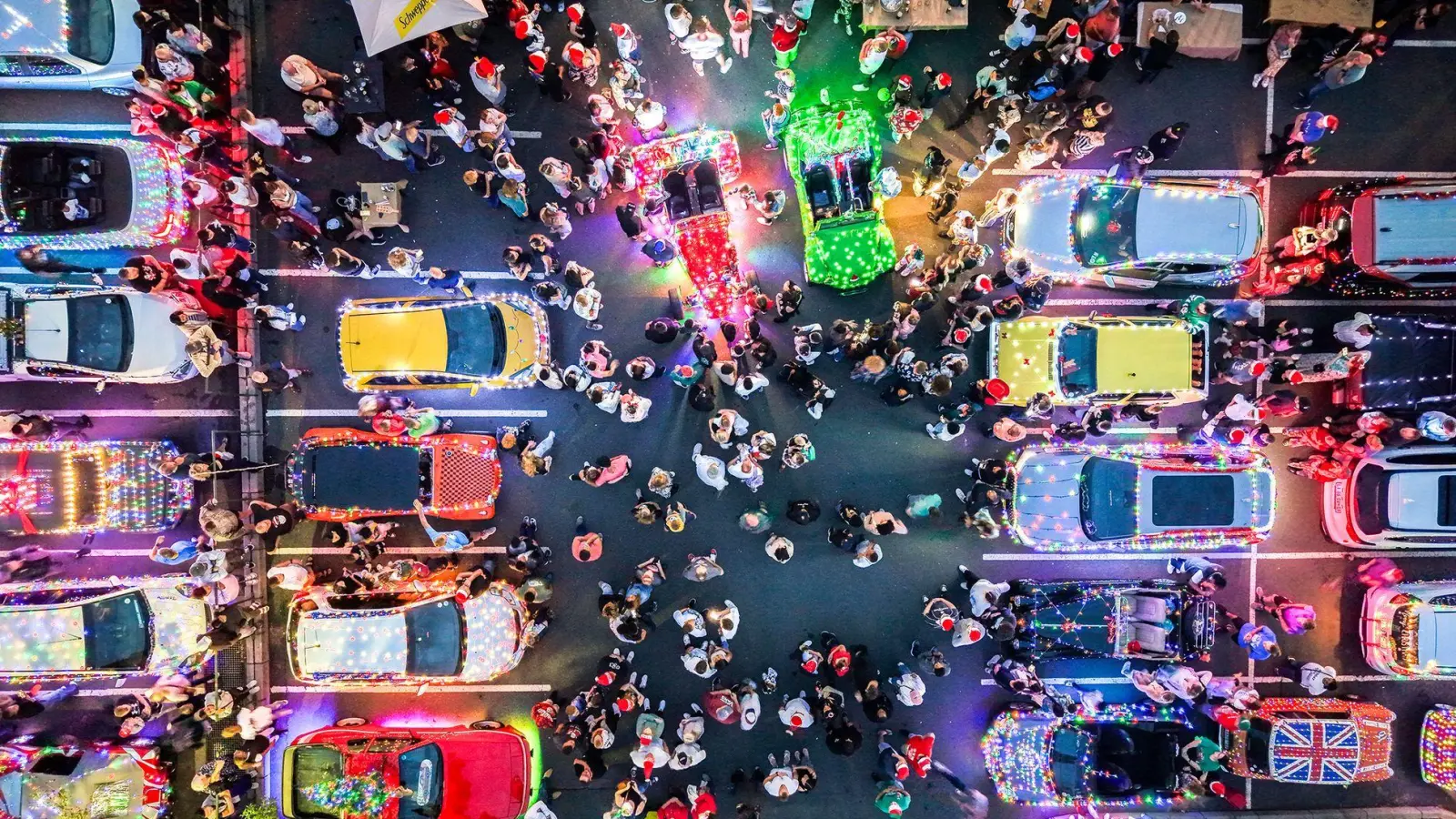 Weihnachtsstimmung aus der Luft: Johannesburg im Lichterglanz (Foto: Shiraaz Mohamed/XinHua/dpa)