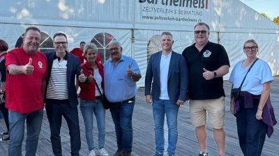 Martin Stellwag (Zweiter von rechts) freute sich über den guten Besuch beim Jubiläumsfest. (Foto: privat)
