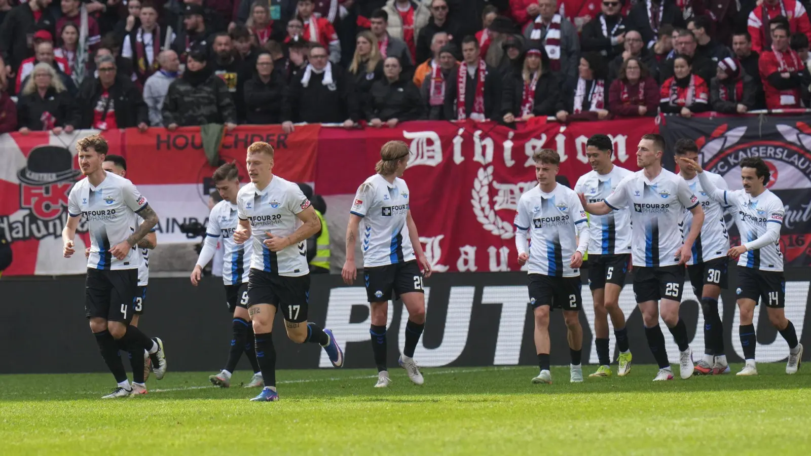 Paderborn gewinnt in Kaiserslautern. (Foto: Thomas Frey/dpa)
