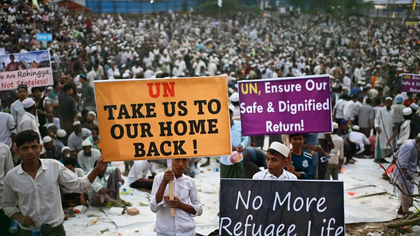 Rohingya-Flüchtlinge leben teils seit Jahrzehnten in Bangladesch (Archivbild) (Foto: Mahmud Hossain Opu/AP/dpa)