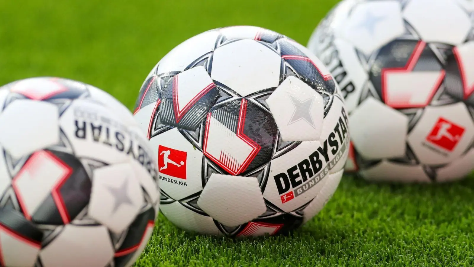 Der SV Weinberg ist in der Regionalliga-Saison noch ungeschlagen. (Symbolbild: Jan Woitas/zb/dpa)