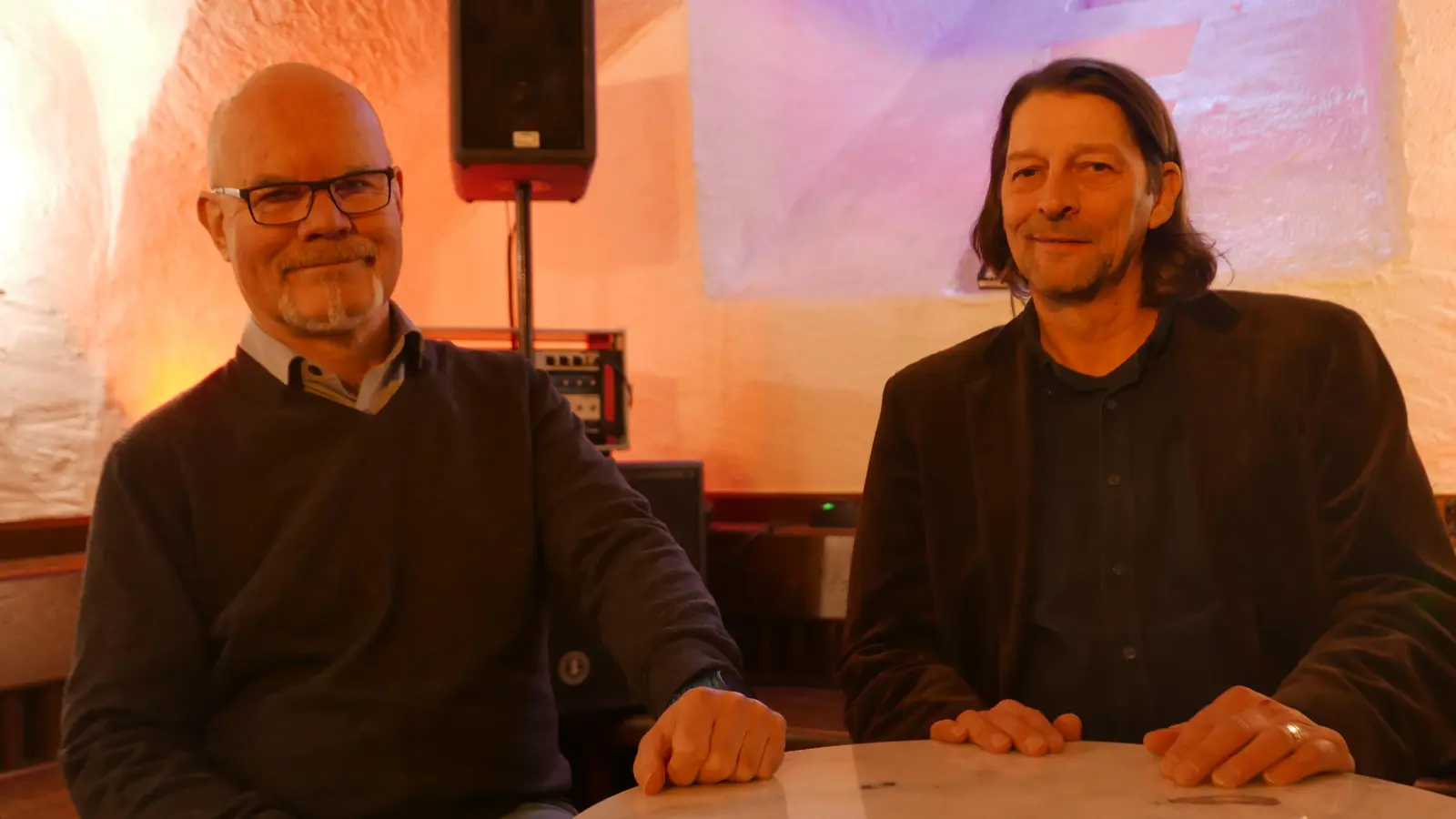 Freuen sich über die 3000 Euro, die der Freistaat Bayern über dem Jazzclub Dinkelsbühl ausschüttet: Vorsitzender Kjell Schröder (links) und Schatzmeister Martin Schemm. (Foto: Roman Kocholl)