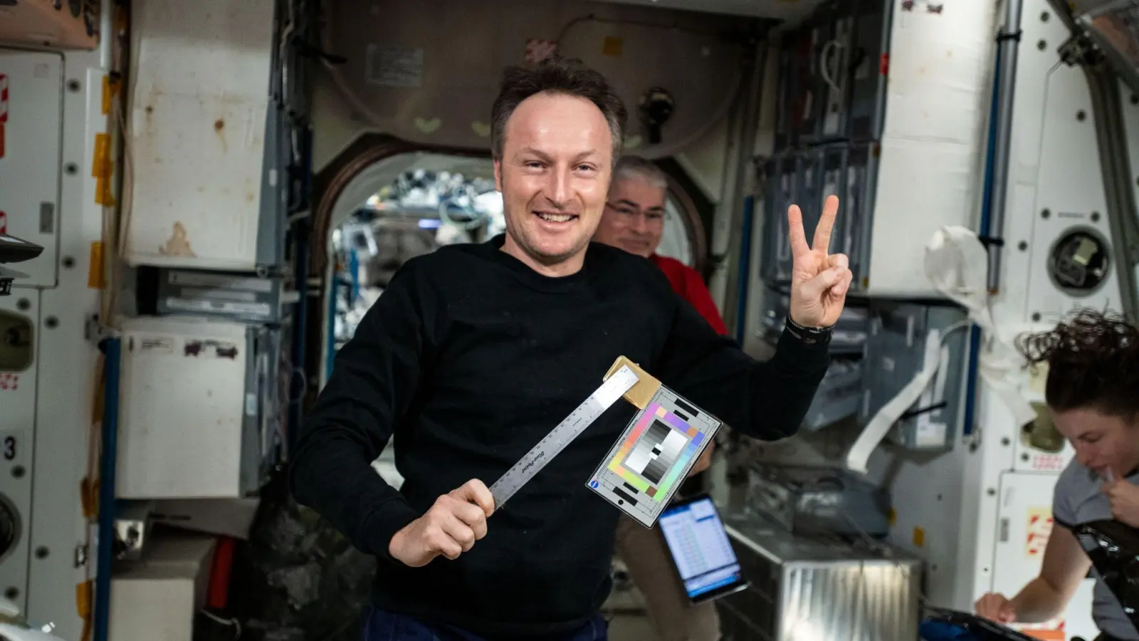 Der deutsche Astronaut Matthias Maurer auf der ISS. (Foto: ESA/NASA/dpa)