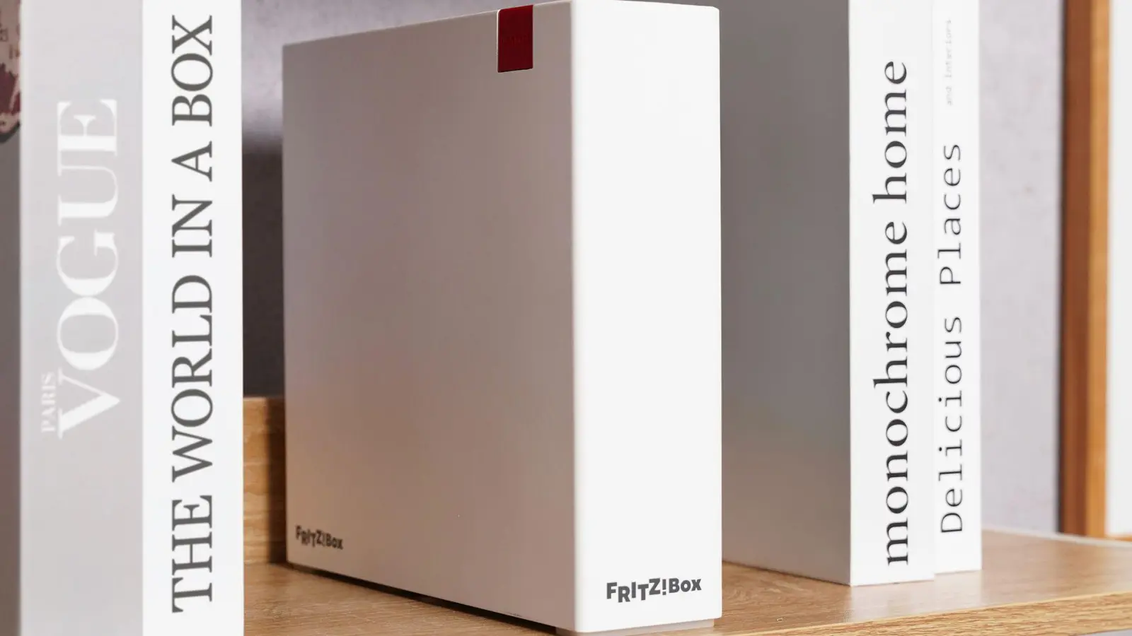 Kantig und schlicht: Fritz stellt mit dem Router DSL/Fiber 7-90 auf der IFA ein neues Design vor. (Foto: Fritz! GmbH/AVM/dpa-tmn)