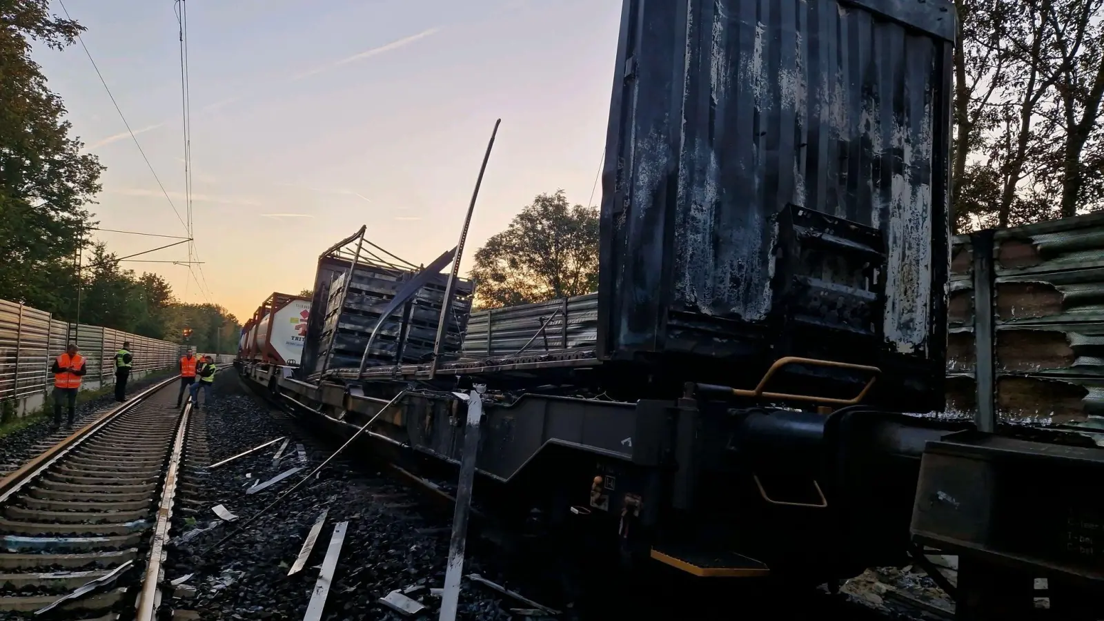Ein Güterwaggon hatte in der Region Hannover Feuer gefangen. (Foto: Bundespolizei Hannover /dpa)