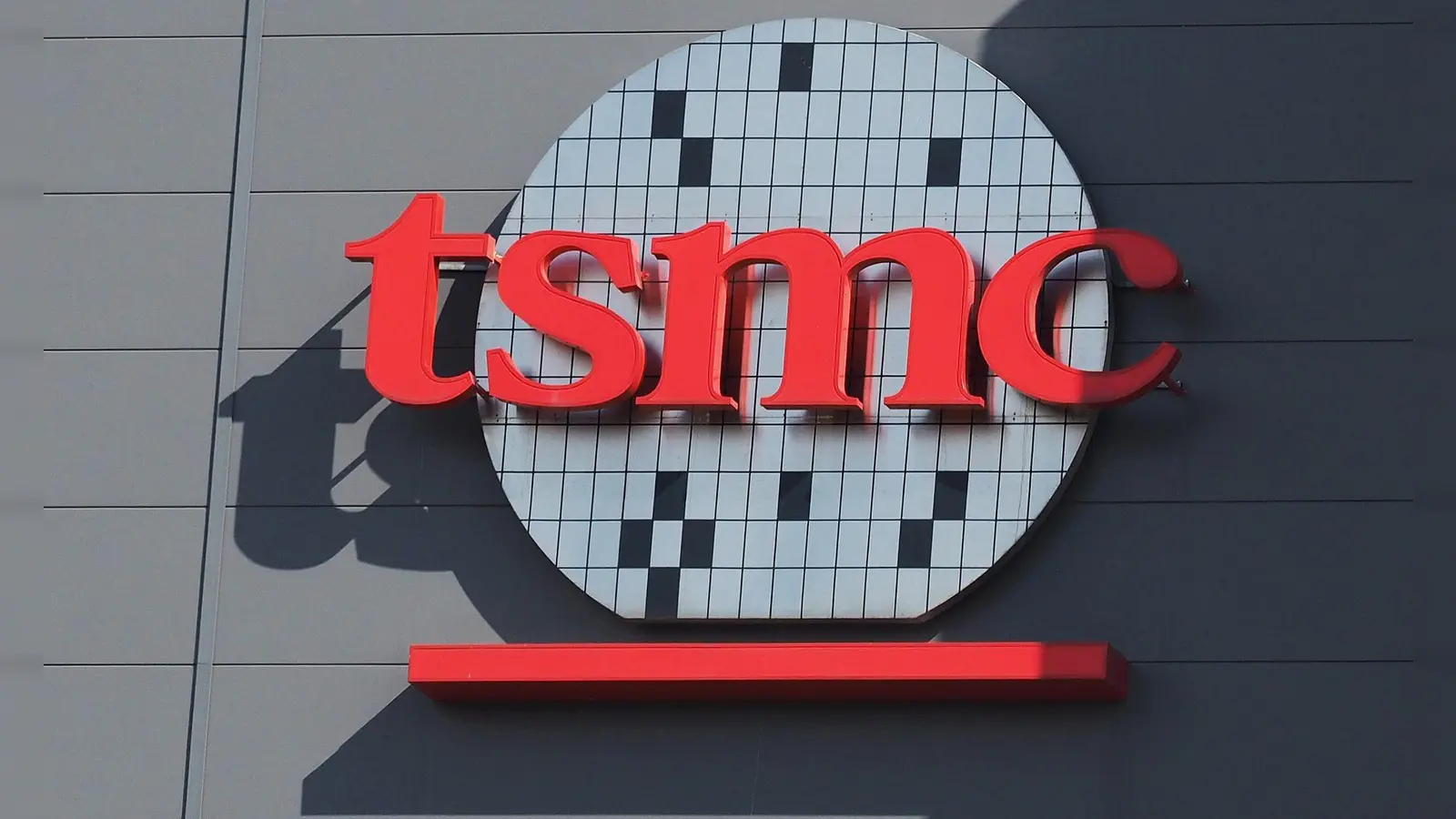 Taiwans Chipriese TSMC hat zum Jahresstart einen deutlichen Gewinn verbucht. (Symbolbild)  (Foto: David Chang/EPA/dpa)