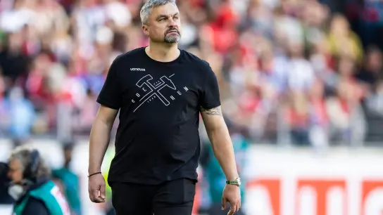 Der Name von Bochums Trainer Thomas Reis fällt derzeit häufiger im Zusammenhang mit dem VfL Wolfsburg. (Foto: Tom Weller/dpa/Archivbild)