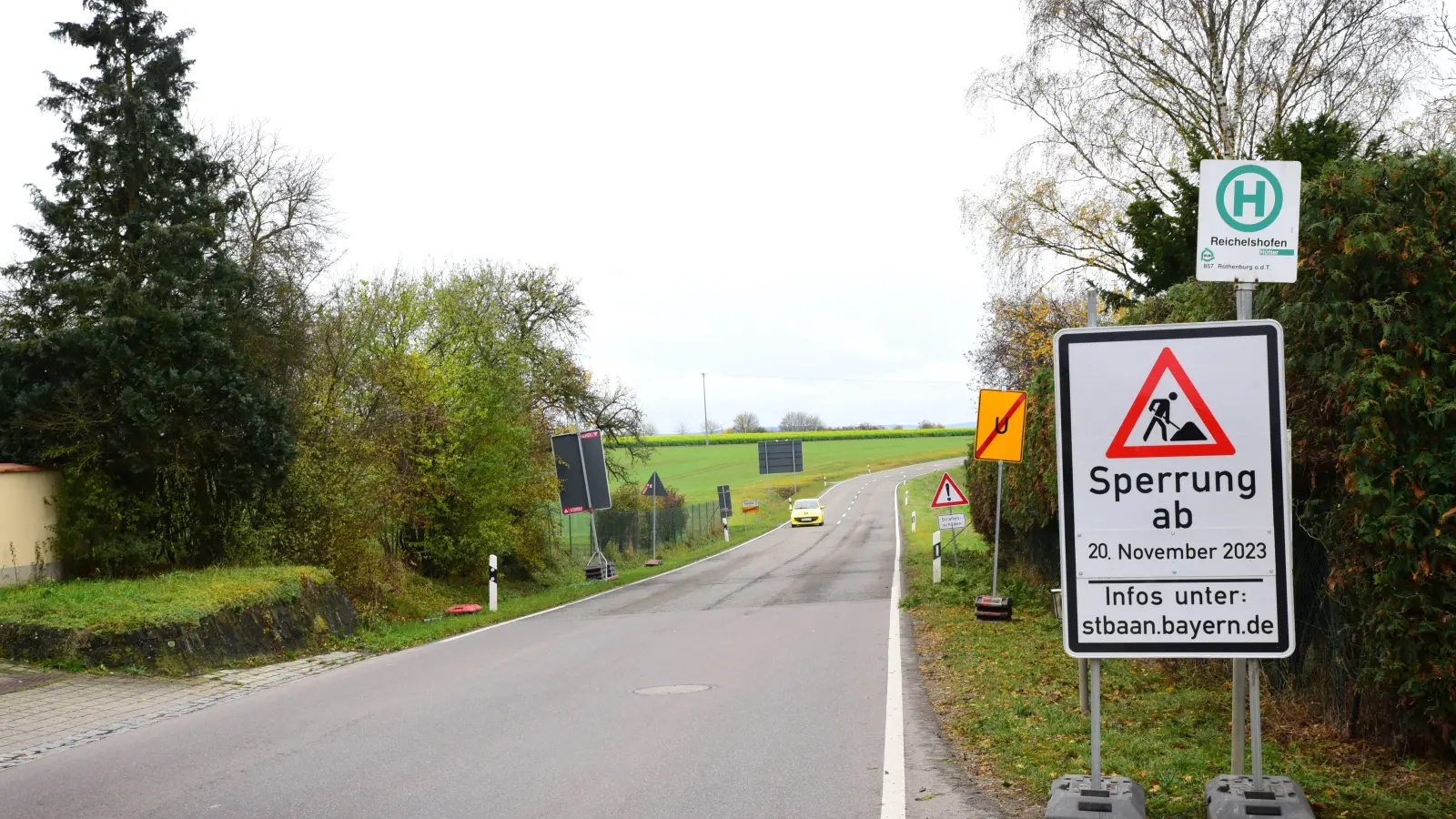 Ab Montag ist kein Durchkommen mehr zwischen Steinsfeld und Reichelshofen. Umgeleitet wird dann über Adelshofen und Gattenhofen. (Foto: Irmeli Pohl)