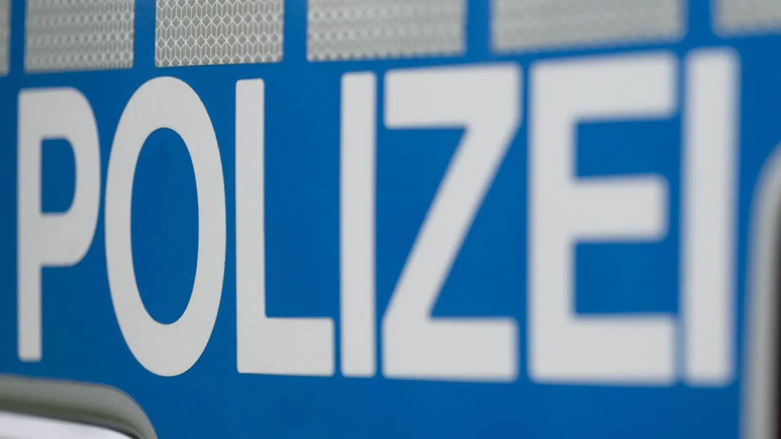 Die 86-Jährige sollte einen fünfstelligen Geldbetrag als Kaution an die Betrüger übergeben. (Symbolbild) (Foto: Marijan Murat/dpa)