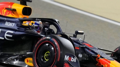 Sicherte sich für den Saisonauftakt in Bahrain die Pole Position: Max Verstappen. (Foto: Darko Bandic/AP)