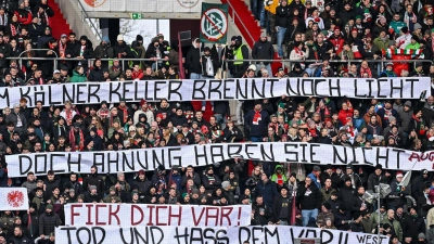 Augsburger Aktion gegen den Videobeweis. (Archivbild) (Foto: Harry Langer/dpa)