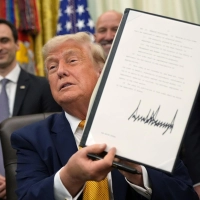 Donald Trumps Erlass sieht unterdessen eine schnellere Einführung der Quantentechnologie durch die US-Regierung vor.  (Foto: Jacquelyn Martin/AP/dpa)