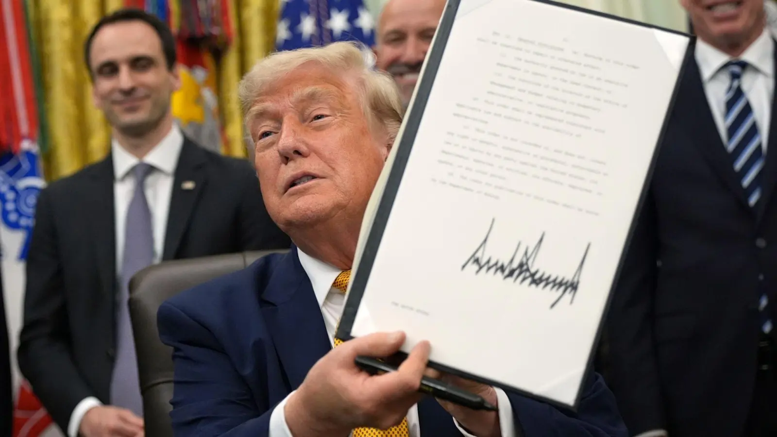 Donald Trumps Erlass sieht unterdessen eine schnellere Einführung der Quantentechnologie durch die US-Regierung vor.  (Foto: Jacquelyn Martin/AP/dpa)