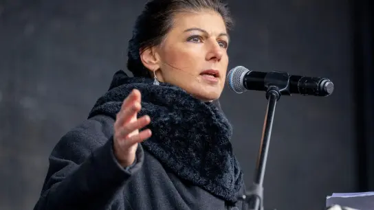 Sahra Wagenknecht sitzt für die Linke seit 2009 im Bundestag. (Foto: Monika Skolimowska/dpa)
