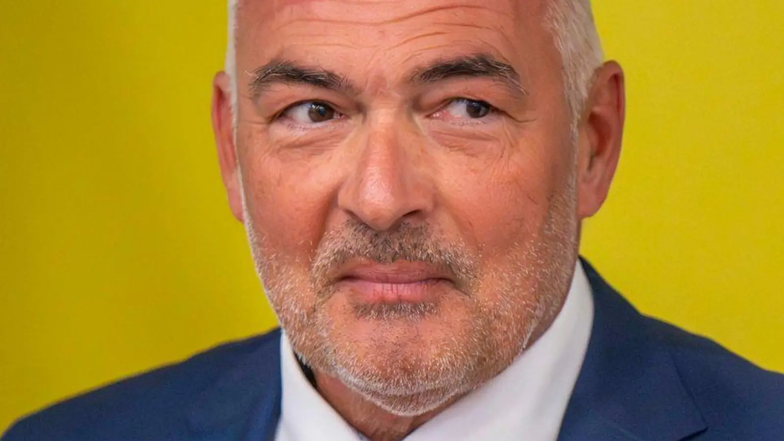 Steht erneut vor Gericht: der ehemalige CDU-Bundestagsabgeordnete Axel Fischer. (Archivbild) (Foto: Peter Kneffel/dpa)