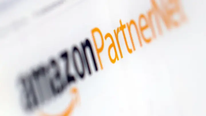 Der Bundesgerichtshof (BGH) hat entschieden, dass Amazon nicht für irreführende Inhalte auf Partner-Seiten haftet. (Foto: Karl-Josef Hildenbrand/dpa)