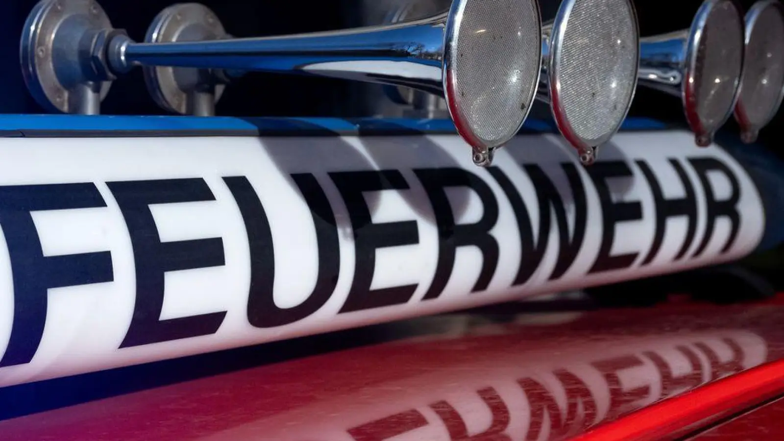 Die Feuerwehr löschte den Brand. (Symbolbild) (Foto: Sven Hoppe/dpa)