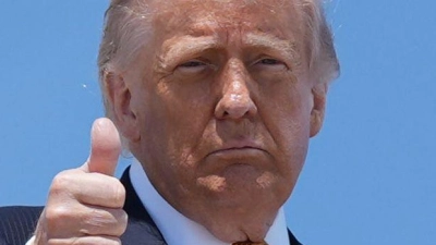 Eine jüngste Gerichtsentscheidung zu globalen Zöllen dürfte US-Präsident Trump gefallen. (Foto: Mark Schiefelbein/AP/dpa)