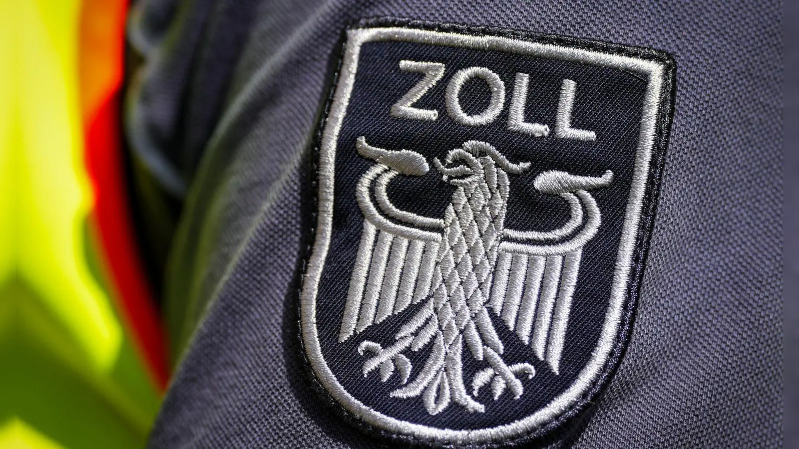 Ermittler des Hauptzollamts Ulm nahmen den 37-Jährigen bereits im März fest. (Symbolbild) (Foto: Soeren Stache/dpa)