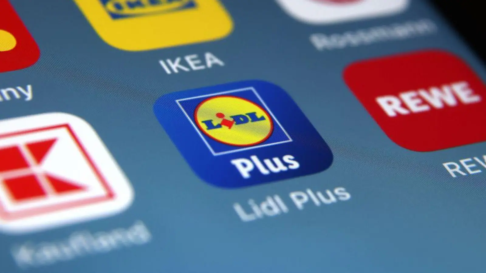 Die Bonus-Apps der Handelsketten werden von vielen Kunden genutzt. (Foto: Karl-Josef Hildenbrand/dpa)