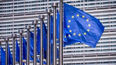 Die EU-Kommission genehmigt die staatliche Hilfe. (Symbolbild) (Foto: Michael Kappeler/dpa)
