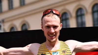 Marathonläufer Richard Ringer ist für die Olympischen Spiele in Paris nominiert worden. (Foto: Marius Becker/dpa)