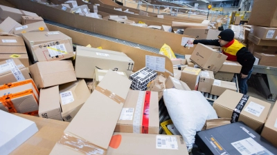 Gefährliche oder rechtswidrige Produkte von Online-Märkten landen auch in den digitalen Einkaufskörben deutscher Verbraucher. (Symbolbild) (Foto: Rolf Vennenbernd/dpa)