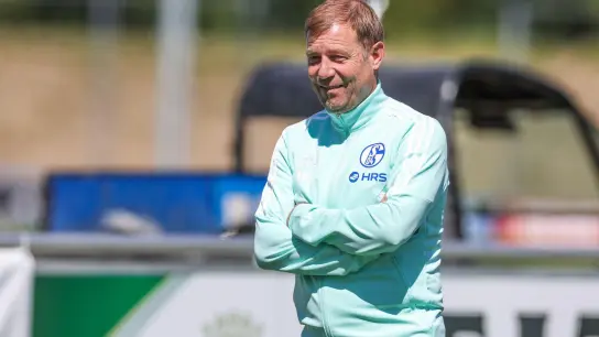 Will im Trainingslager mit dem Schalke die Grundlagen für eine erfolgreiche Saison legen: Cheftrainer Frank Kramer. (Foto: Tim Rehbein/dpa)