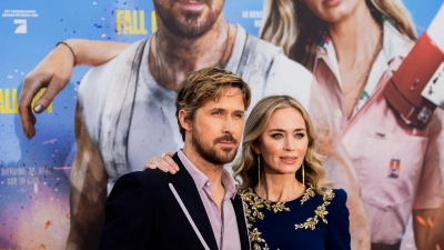 Ryan Gosling und Emily Blunt kommen zur Europapremiere des Films „The Fall Guy“. (Foto: Christoph Soeder/dpa)
