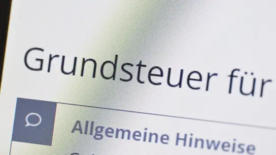 Rund Zweidrittel der Immobilien-Eigentümer in Deutschland haben ihre Grundsteuererklärung abgegeben. (Foto: Bernd Weißbrod/dpa)