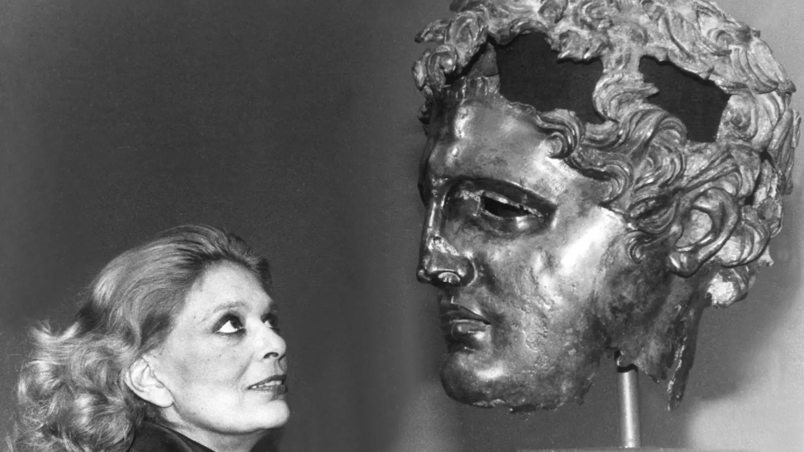 Die griechische Schauspielerin, Sängerin und damalige Kulturministerin Melina Mercouri 1982 im Metropolitan Museum of Art in New York. (Foto: UPI/dpa)