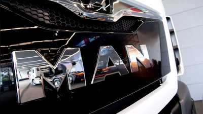 Mehr als 2.100 Beschäftigte arbeiten nach Gewerkschaftsangaben im MAN-Werk in Salzgitter. Auch für sie gibt es nun eine Zukunftsperspektive. (Archivbild) (Foto: Sven Hoppe/dpa)