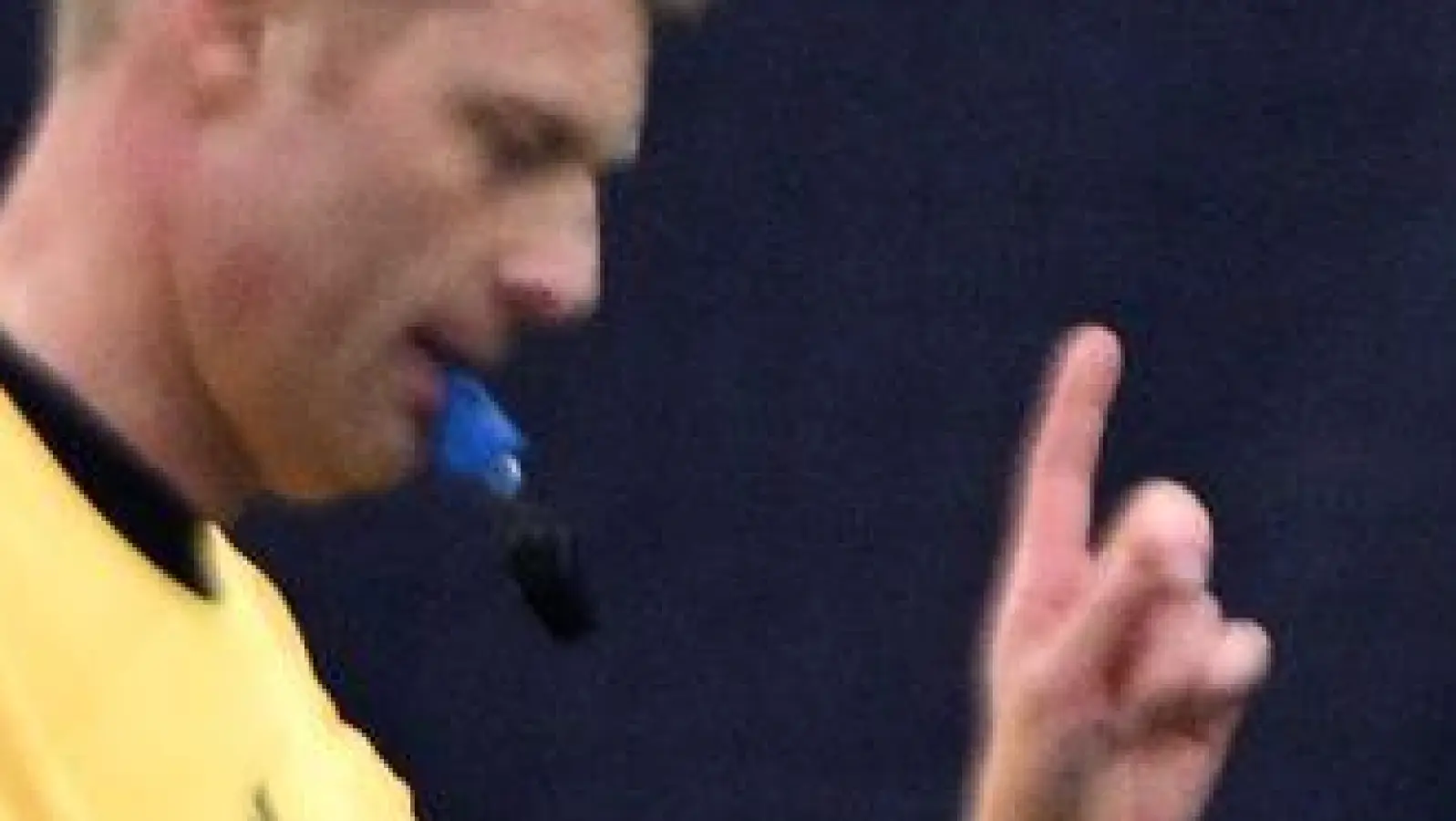 Bayern-Stürmer Luis Diaz bleibt nach seiner Gelb-Roten Karte für das nächste Spiel gesperrt. (Foto: Federico Gambarini/dpa)