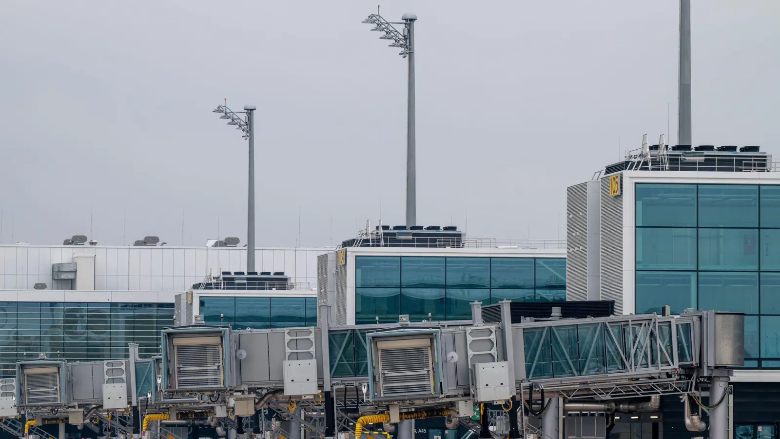 Die Vereinigung Cockpit lobt den Flughafen München für seine Sicherheitstechnik.  (Foto: Peter Kneffel/dpa)