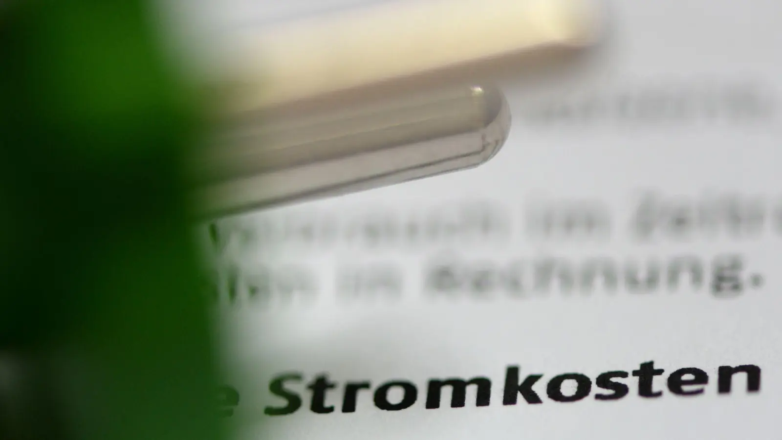 Stromkosten zahlt jeder Haushalt - aber nicht jeder achtet darauf, einen möglichst guten Tarif zu haben. (Foto: picture alliance / ZB)