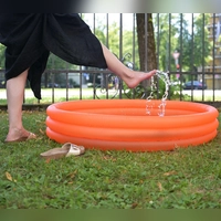 Die Menschen in Bayern müssen sich auf Temperaturen jenseits der 30 Grad einstellen. (Archivbild) (Foto: Malin Wunderlich/dpa)