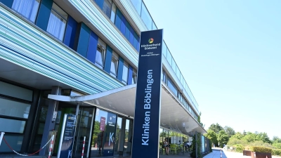 Einem Polizeisprecher zufolge war das Frühgeborene mit einem Gewicht von unter einem Kilogramm in der Klinik auf die Welt gekommen und dann verstorben. (Foto: Bernd Weißbrod/dpa)