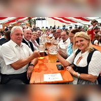 Bürgermeisterin Dr. Birgit Kreß wünscht allen schöne, fröhliche und friedliche Kirchweihtage in Markt Erlbach. (Foto: Gudrun Schwarz-Köhler)