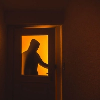 Ob die Diebe wirklich etwas auf dem Parkplatz bei Markt Bibart entwendet haben, steht noch nicht fest.  (Foto: Nicolas Armer/dpa/dpa-tmn)