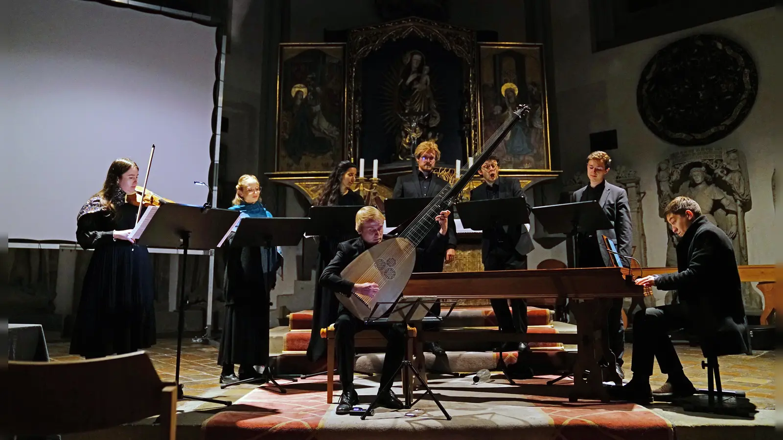 Setzte sich intensiv mit Monteverdis ergreifender Sestina auseinander: das Ensemble Canto Chiaro bei seinem Konzert in der Schwanenritterkapelle. (Foto: Elke Walter)